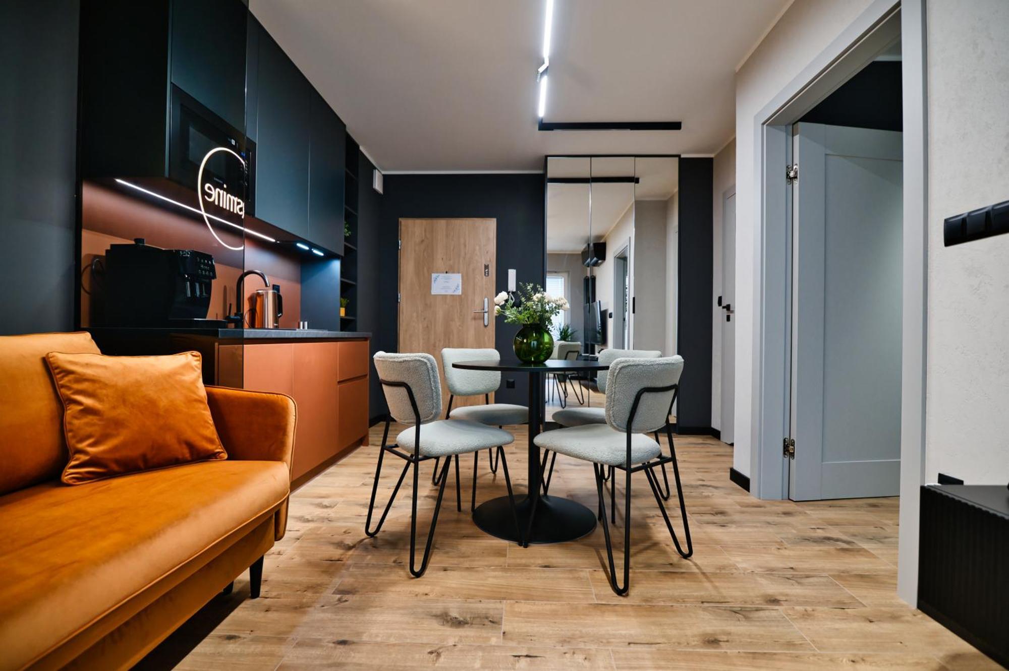 Jasmine By Housine Aparthotel Zator Bagian luar foto