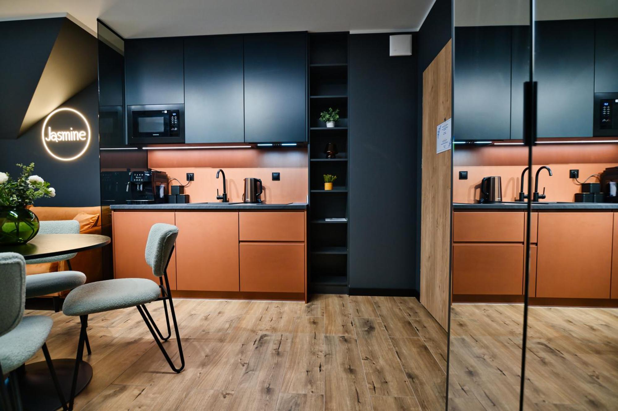 Jasmine By Housine Aparthotel Zator Bagian luar foto