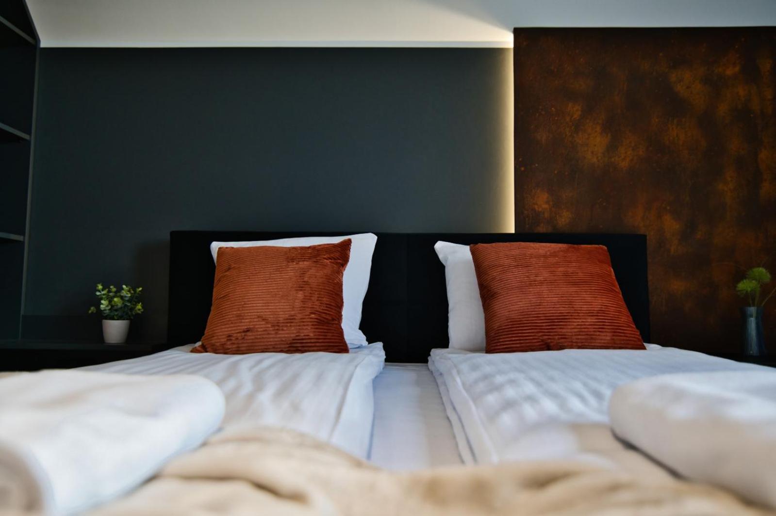 Jasmine By Housine Aparthotel Zator Bagian luar foto