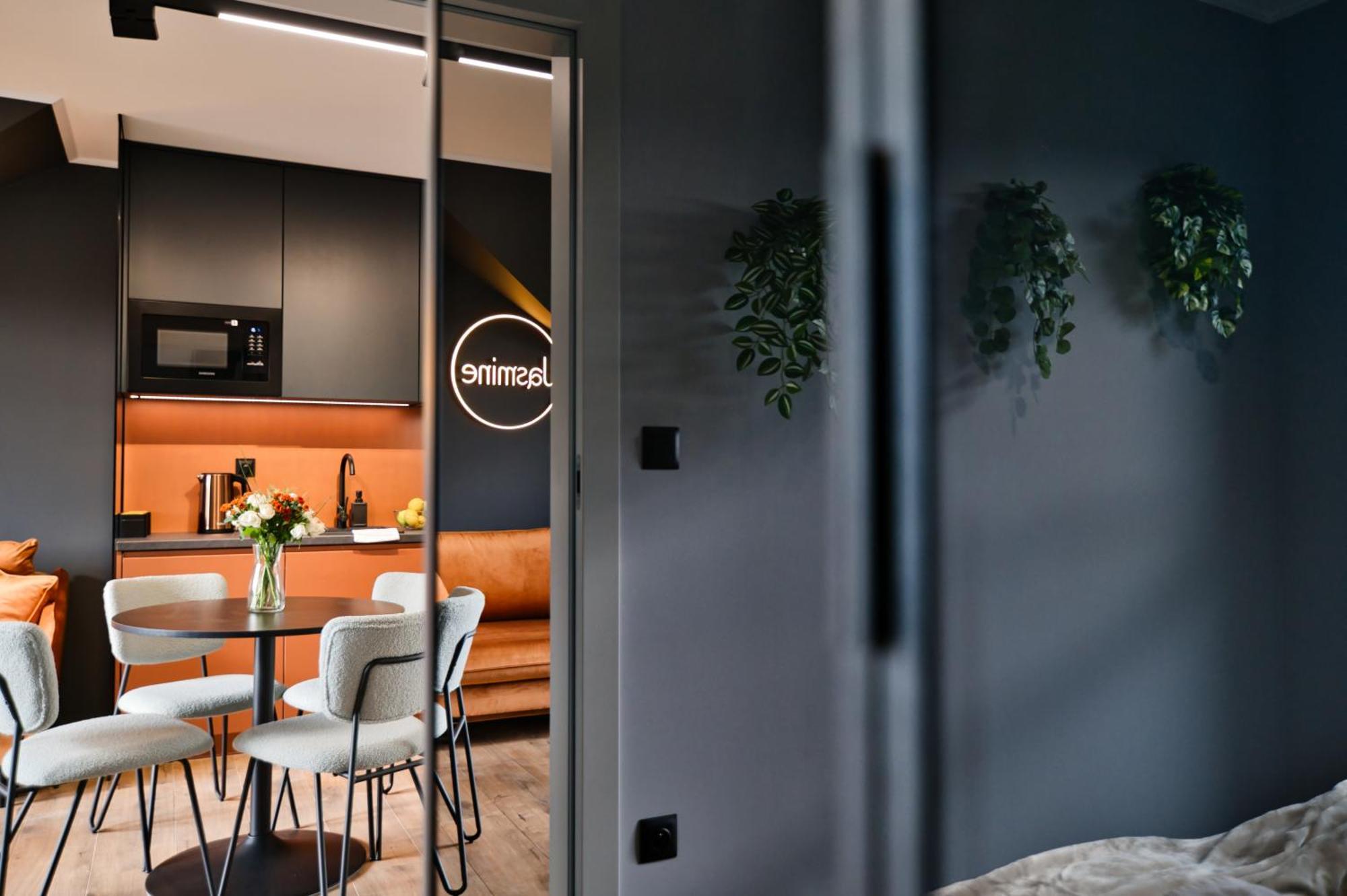 Jasmine By Housine Aparthotel Zator Bagian luar foto